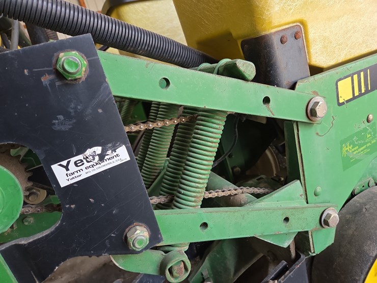 john-deere-7200-image-12