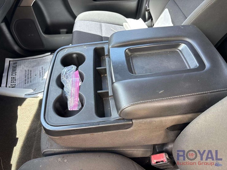 2015-chevrolet-silverado-image-16