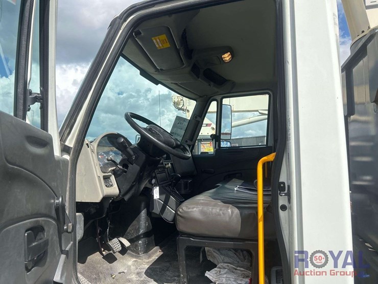2014-international-durastar-4300-image-9