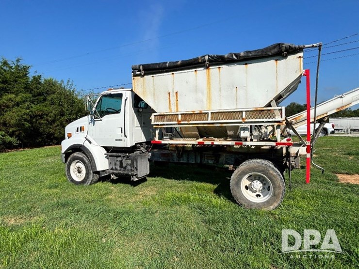2000-sterling-dry-tender-truck-(gp11245,-unit-123831)-image-16