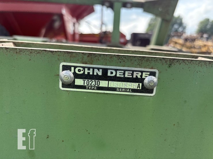 john-deere-230-image-20