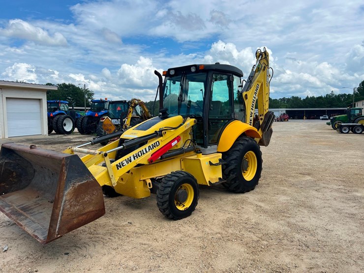 2011-new-holland-b95b-image-4