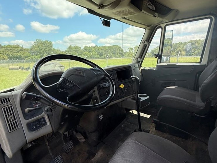 2015-ihc-4300-flatbed-truck-(pz13782,-unit-30150)-image-8