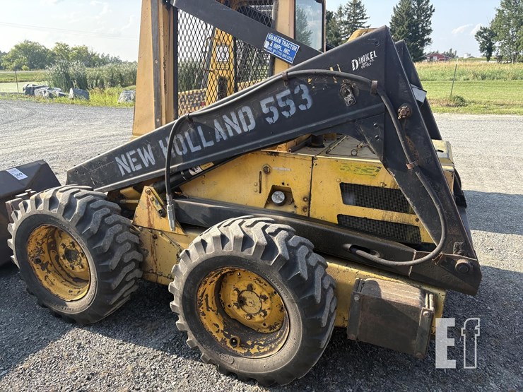 new-holland-l553-image-12