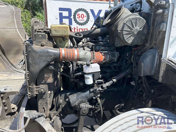 2014-peterbilt-337-image-8
