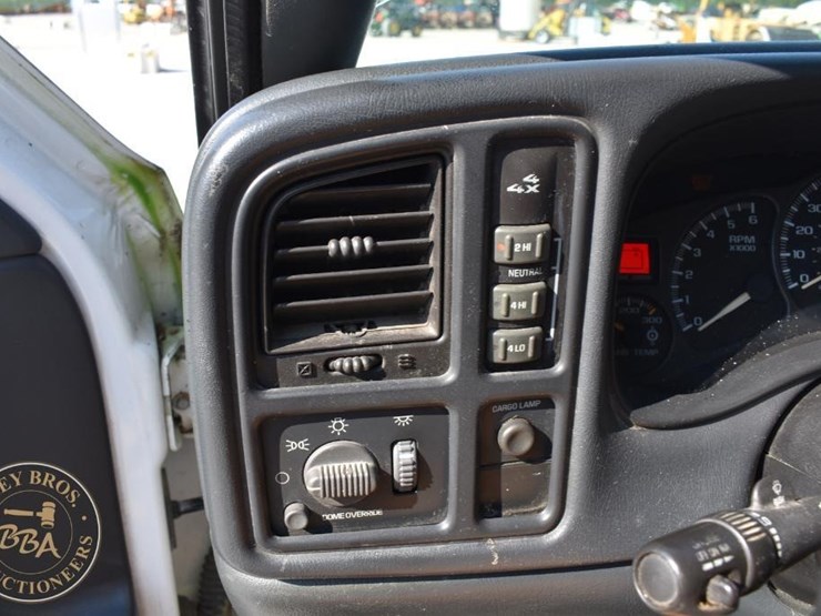 2002-gmc-sierra-2500hd-image-44