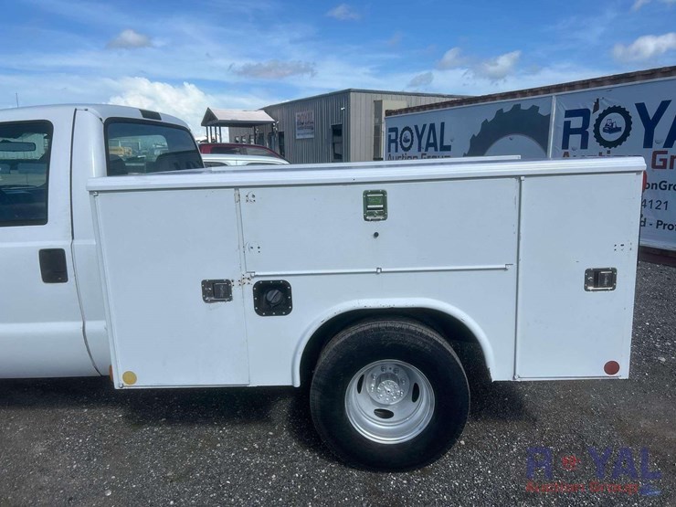 2004-ford-f350-image-16