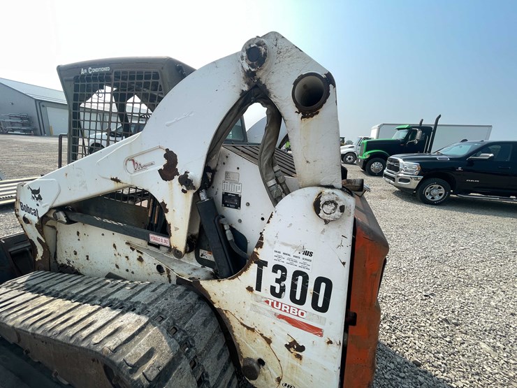 bobcat-t300-image-13
