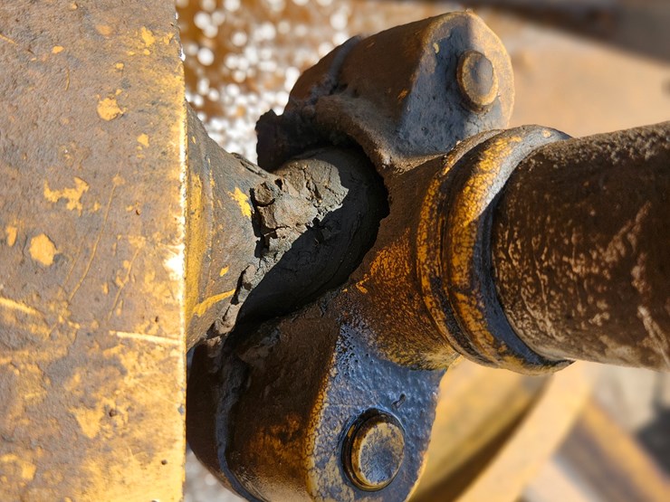 2002-caterpillar-12h-image-78