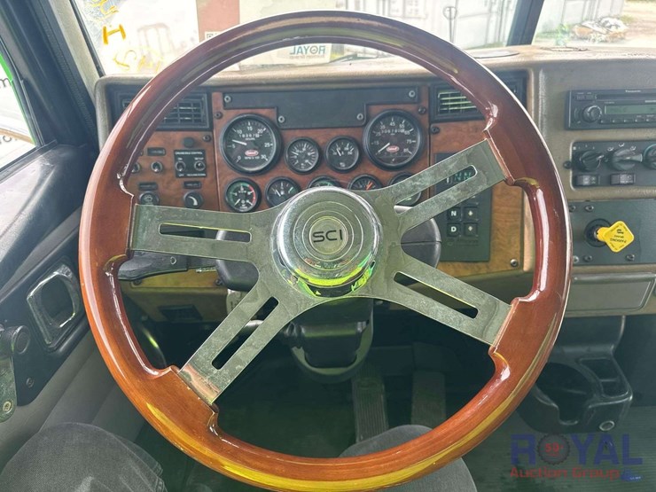 2007-peterbilt-335-image-14