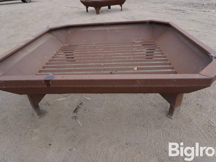 8'x8'x28"-tall-hay-feeder-image-6