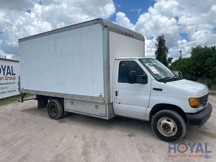 2003-ford-e350-image-2
