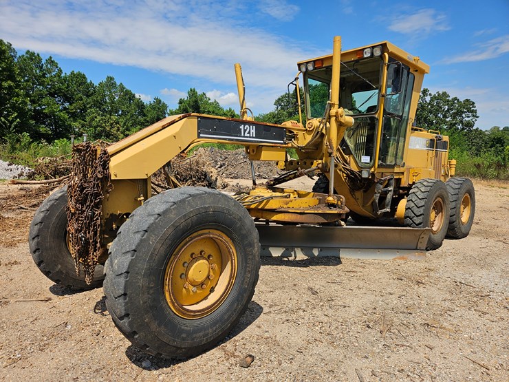 2002-caterpillar-12h-image-3