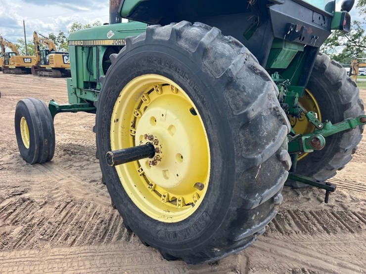 john-deere-4440-image-21