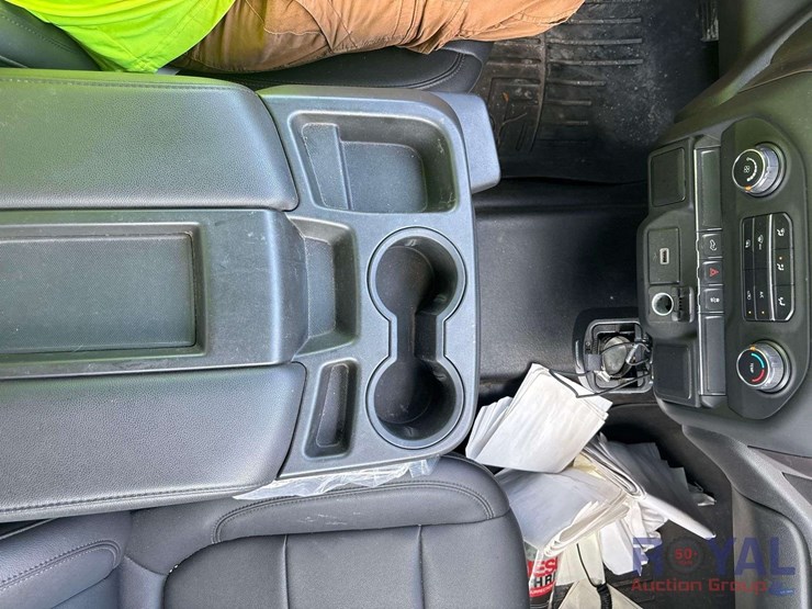 2019-chevrolet-silverado-1500-image-18