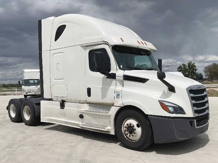 2020-freightliner-cascadia-126-image-1