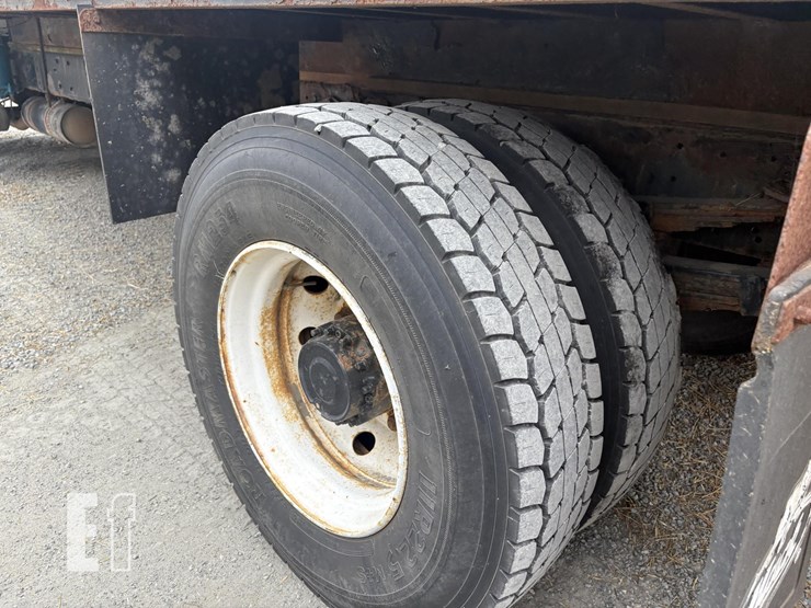 2000-mack-midliner-cs300-image-11