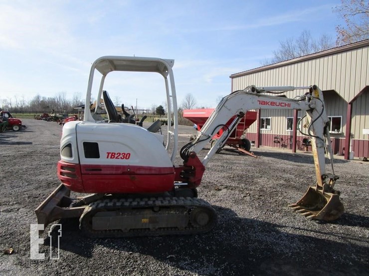 takeuchi-tb230-image-22