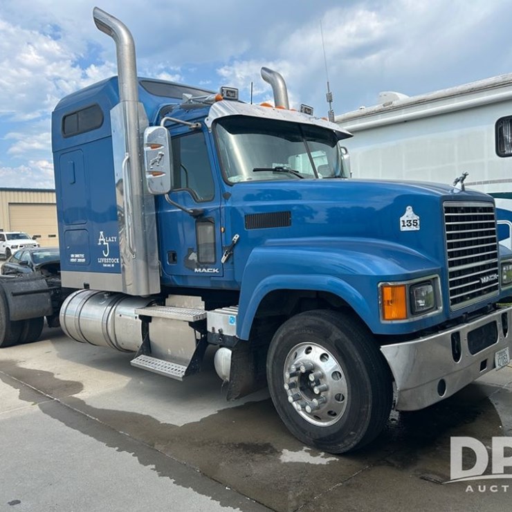 2014 MACK PINNACLE CHU613