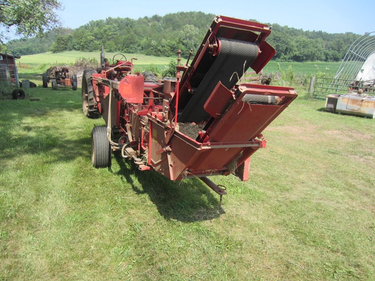 new-holland-310-image-4