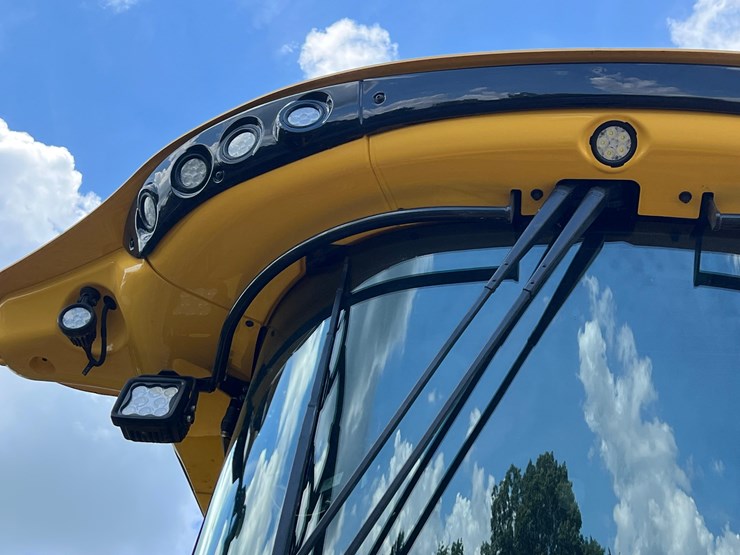 2023-new-holland-cr10.90-image-29