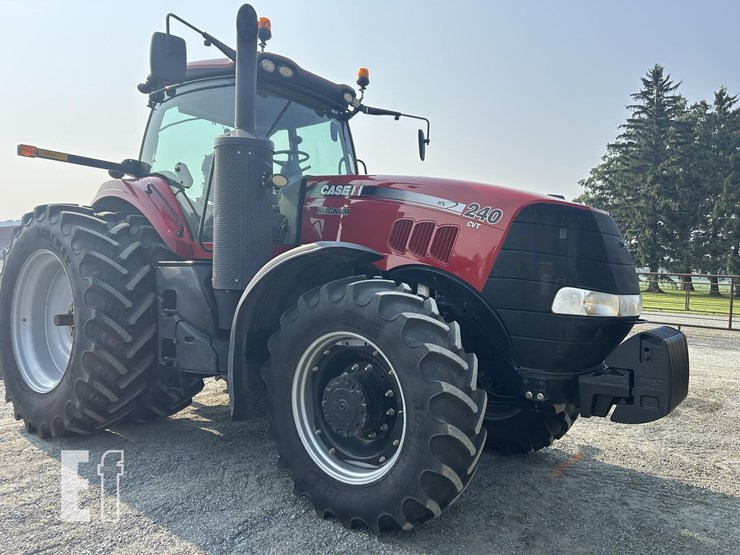 2015-case-ih-magnum-240-cvt-image-4