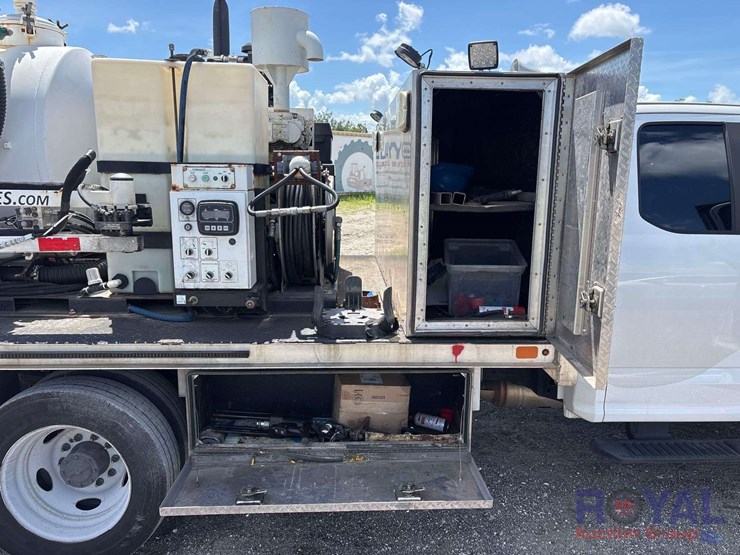 2017-ford-f550-image-27