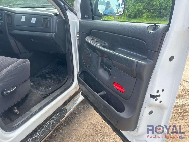 2004-dodge-ram-1500-image-28