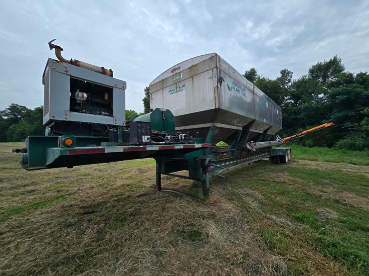 2013-doyle-dry-fertilizer-tender-trailer---kubota-diesel,-3-stainless-compartments,-side-discharge-image-2