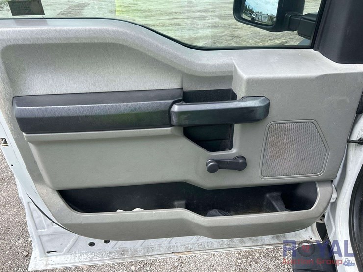 2017-ford-f450-image-15