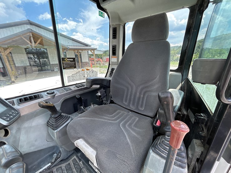 2017-bobcat-e85-image-21