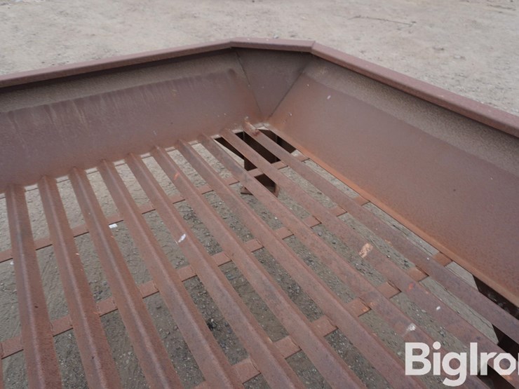 7'x8'x28"-tall-hay-feeder-image-11