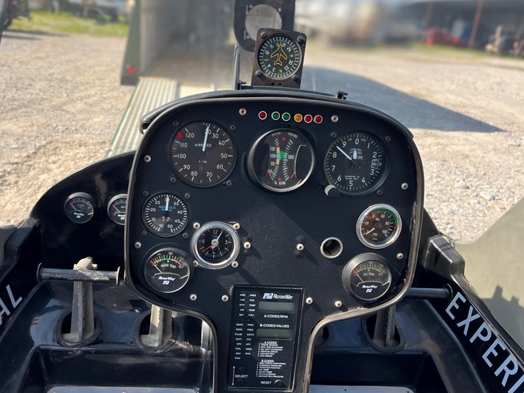 rotorway-exec-162f-helicopter-with-custom-enclosed-trailer-image-9