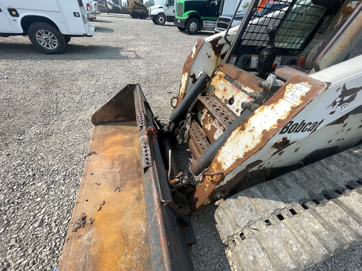 bobcat-t300-image-17