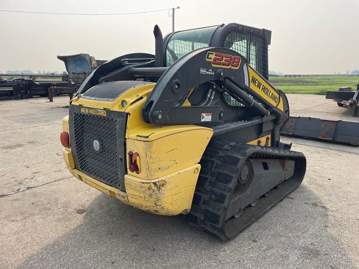 new-holland-c238-image-3