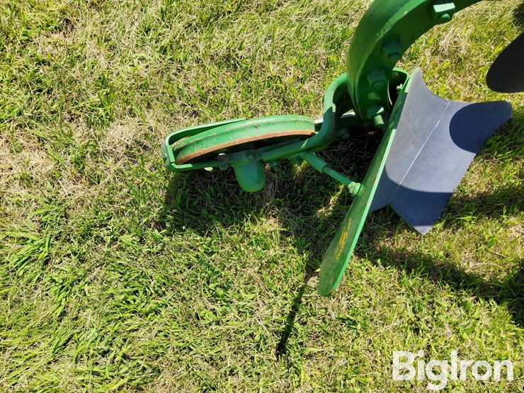 john-deere-52-image-16