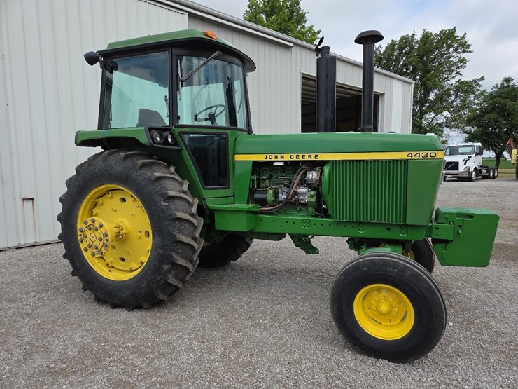john-deere-4430-image-1