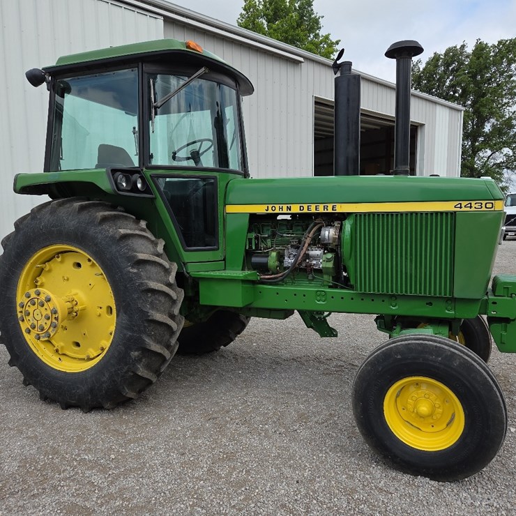 JOHN DEERE 4430