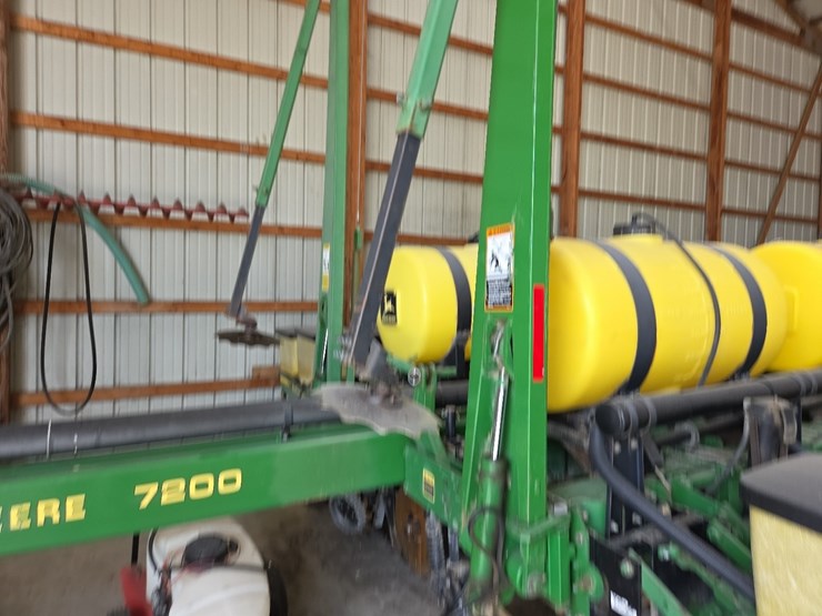 john-deere-7200-image-35