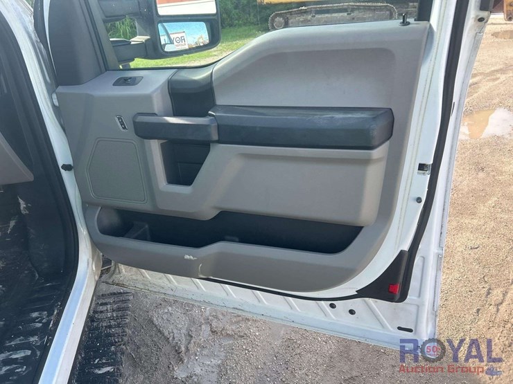 2017-ford-f150-image-29