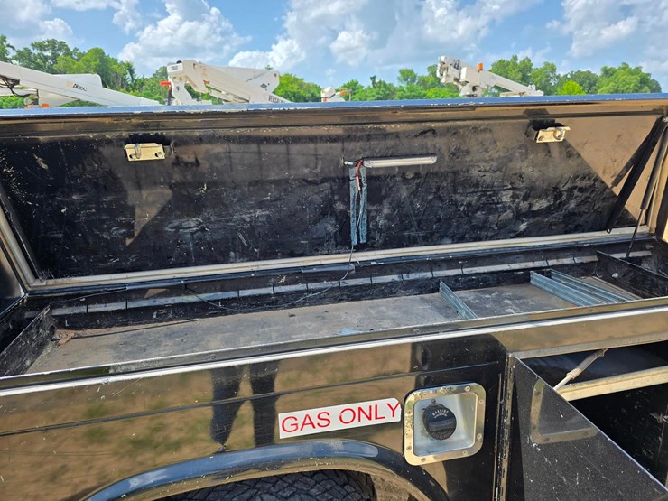 2018-utility-flatbed-image-22