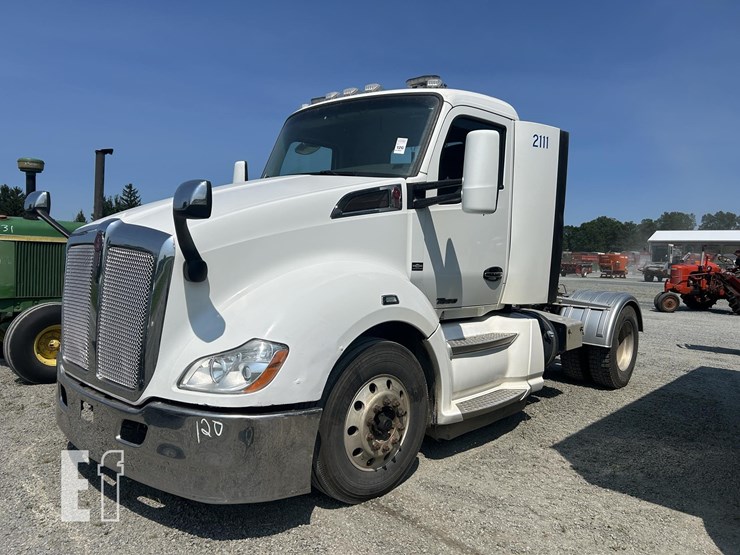 2018-kenworth-t680-image-1