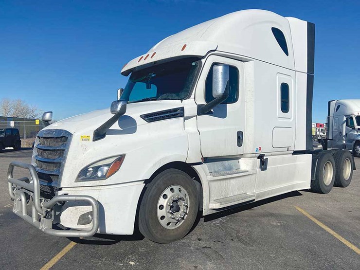 2021-freightliner-cascadia-126-image-1