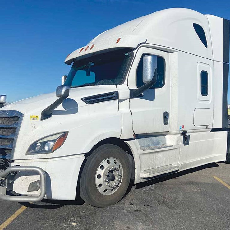 2021 FREIGHTLINER CASCADIA 126