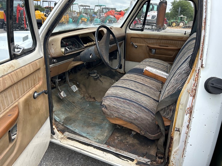 dodge-3500-image-10