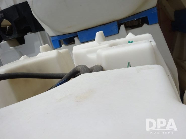 poly-shuttle-tanks-(pz13767)-image-4
