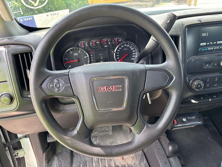 2018-gmc-sierra-2500-image-11