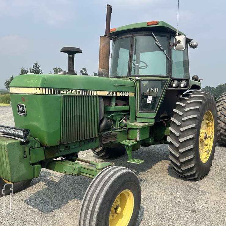 1979 JOHN DEERE 4240