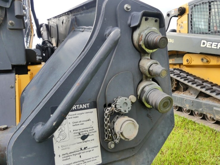 deere-331g-image-11