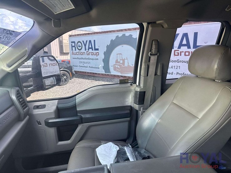 2017-ford-f550-image-18